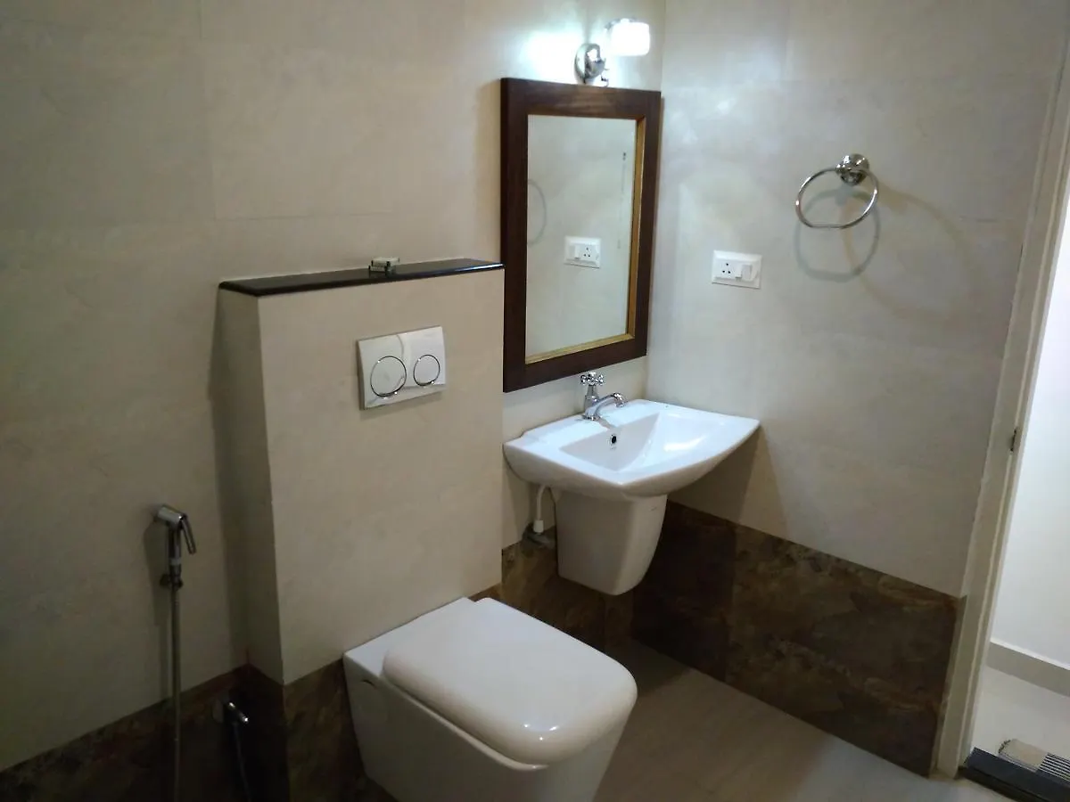 Highrange Plaza Bed & Breakfast Thekkady 2*,  India